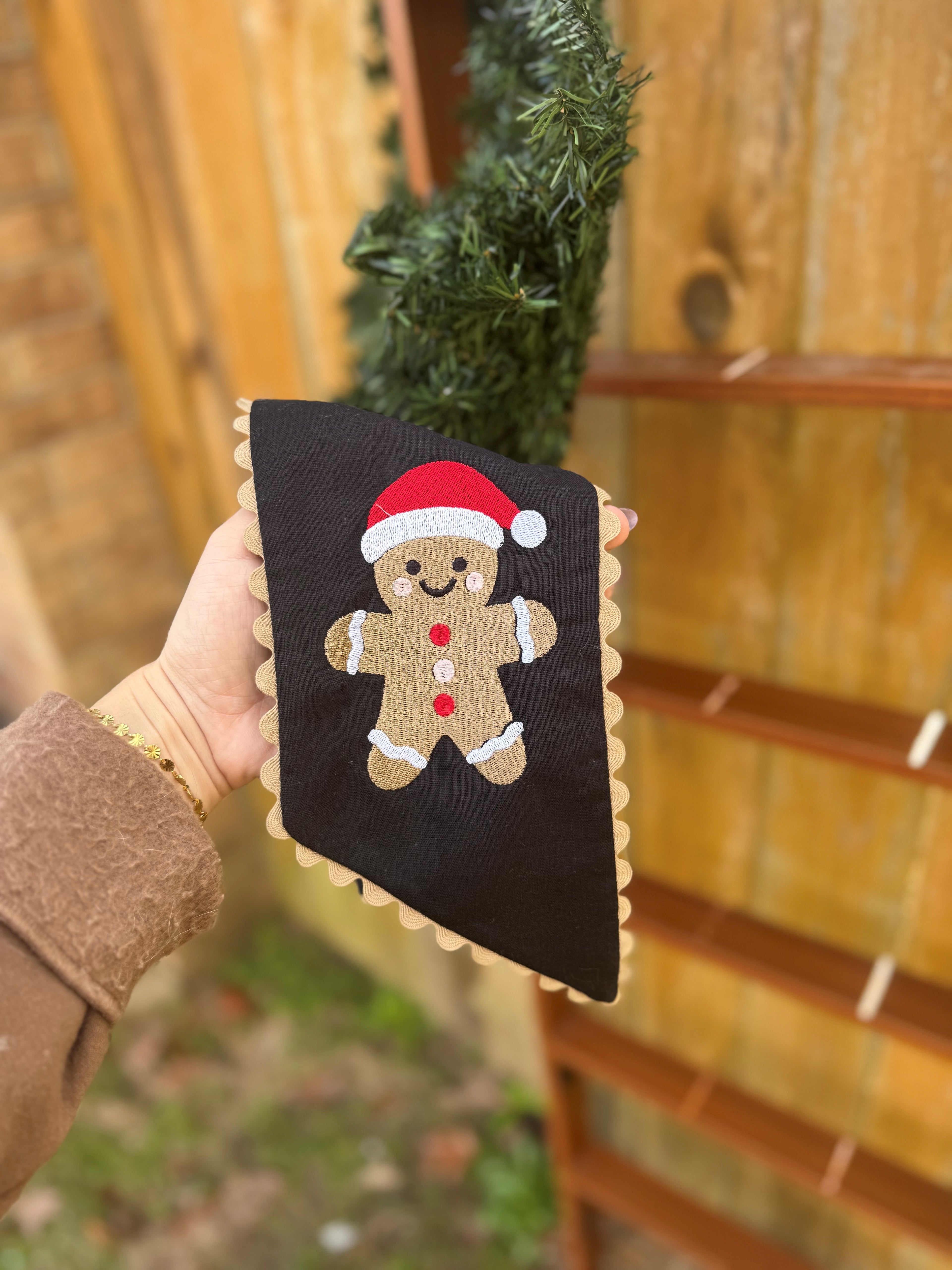 Gingerbread Man Wreath Sash - Scalloped (Add MONOGRAM FOR $8)